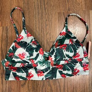 Victoria’s Secret bikini top in floral red/green. #bikinitop